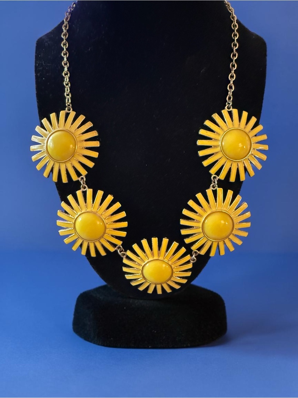 Fun Yellow Sunburst Statement Necklace - Unbranded - Picture 2 of 8